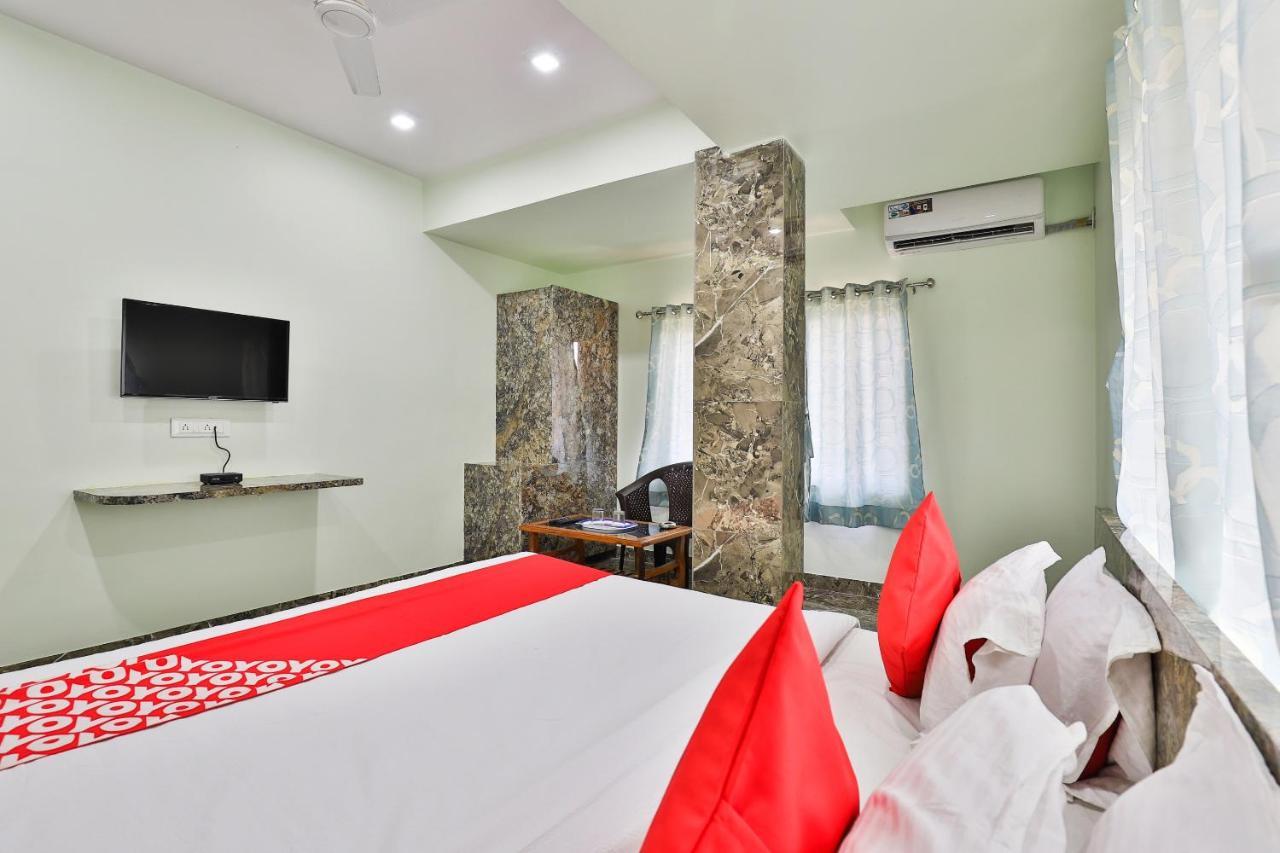 Oyo 24833 Hotel Silver Daman Kültér fotó