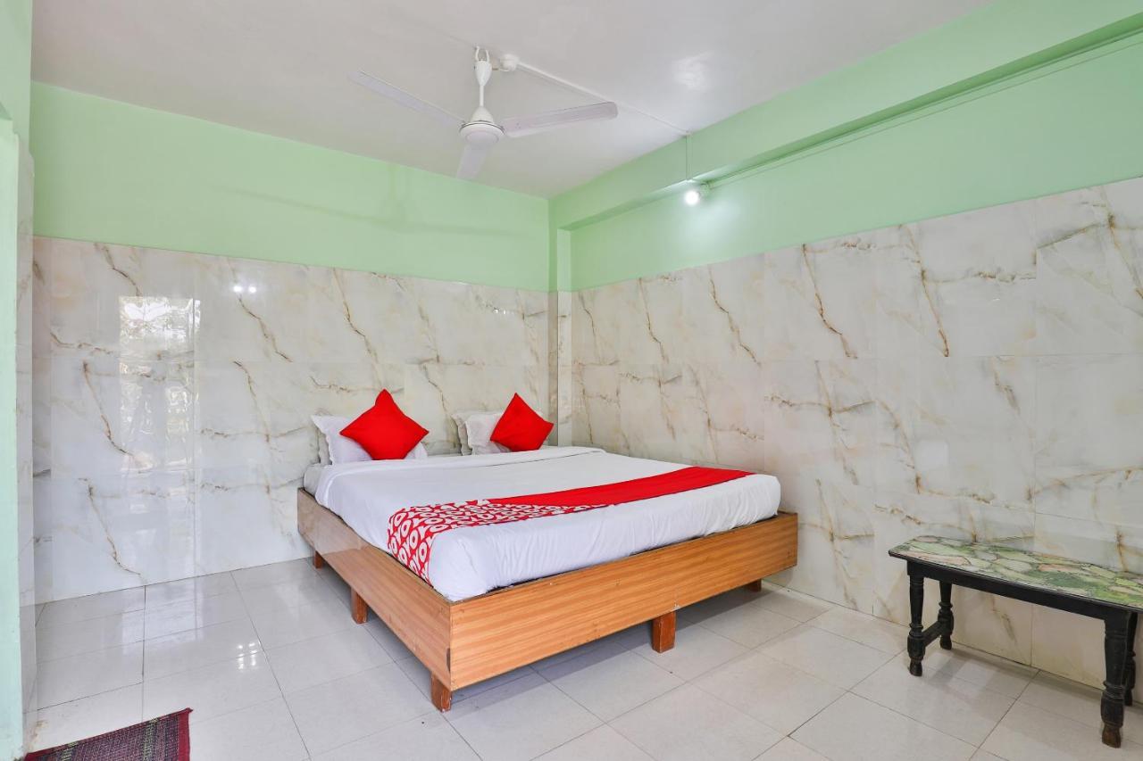 Oyo 24833 Hotel Silver Daman Kültér fotó