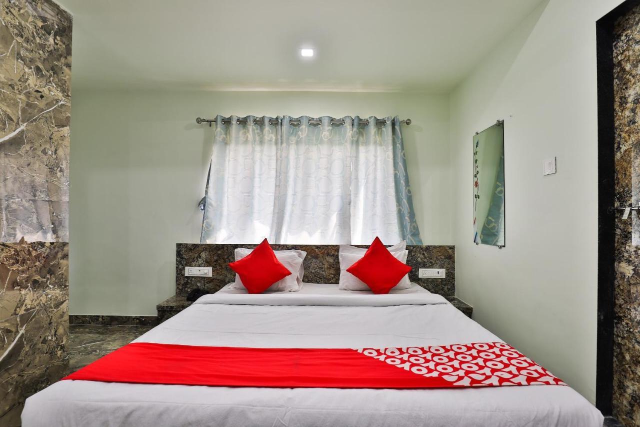 Oyo 24833 Hotel Silver Daman Kültér fotó