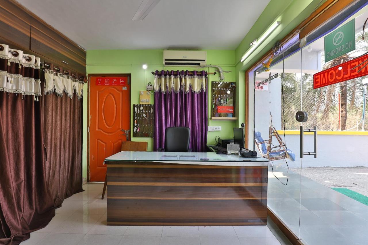 Oyo 24833 Hotel Silver Daman Kültér fotó