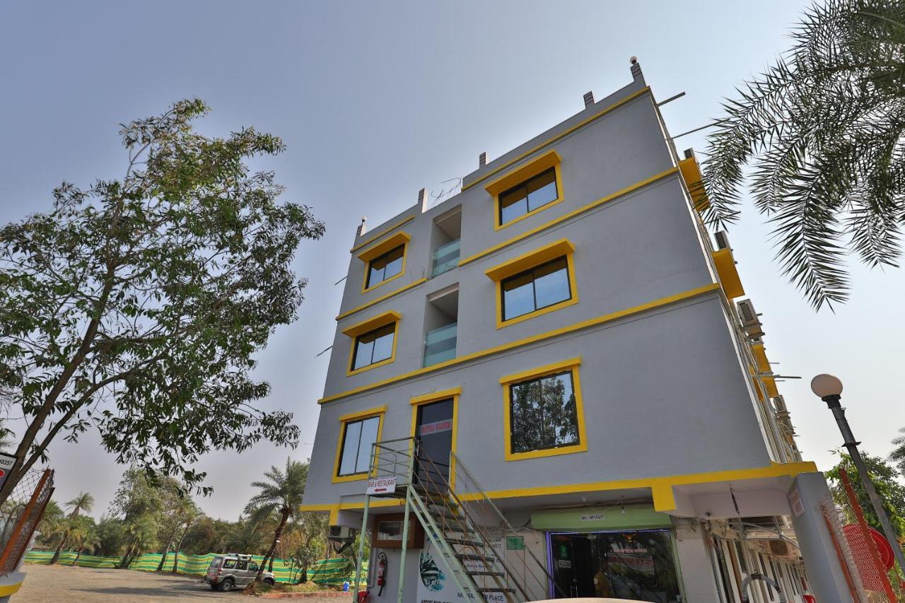 Oyo 24833 Hotel Silver Daman Kültér fotó