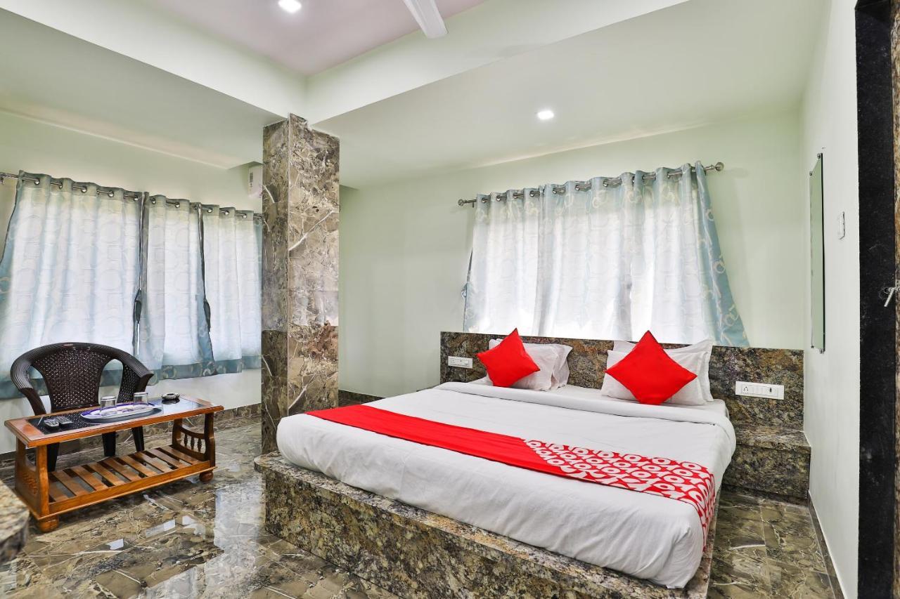 Oyo 24833 Hotel Silver Daman Kültér fotó