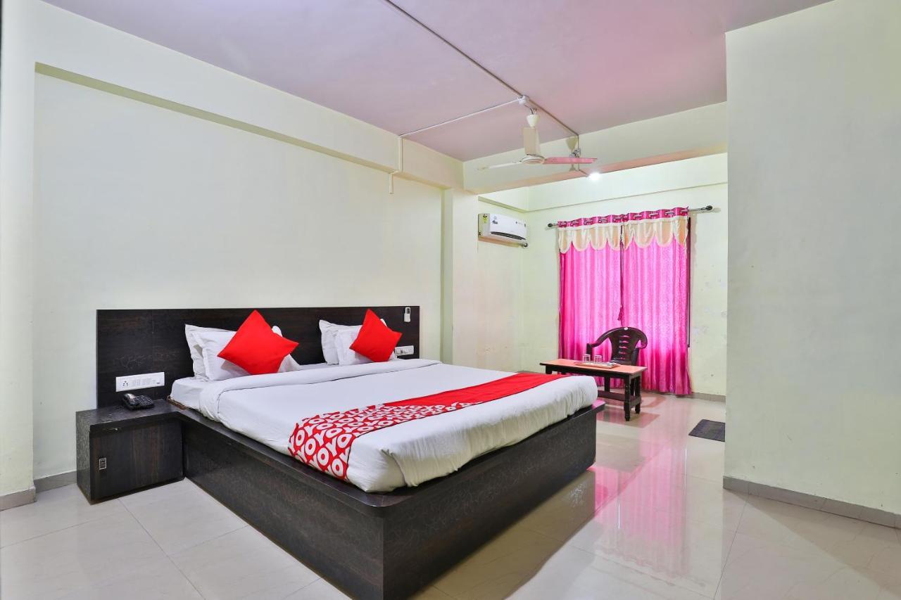 Oyo 24833 Hotel Silver Daman Kültér fotó