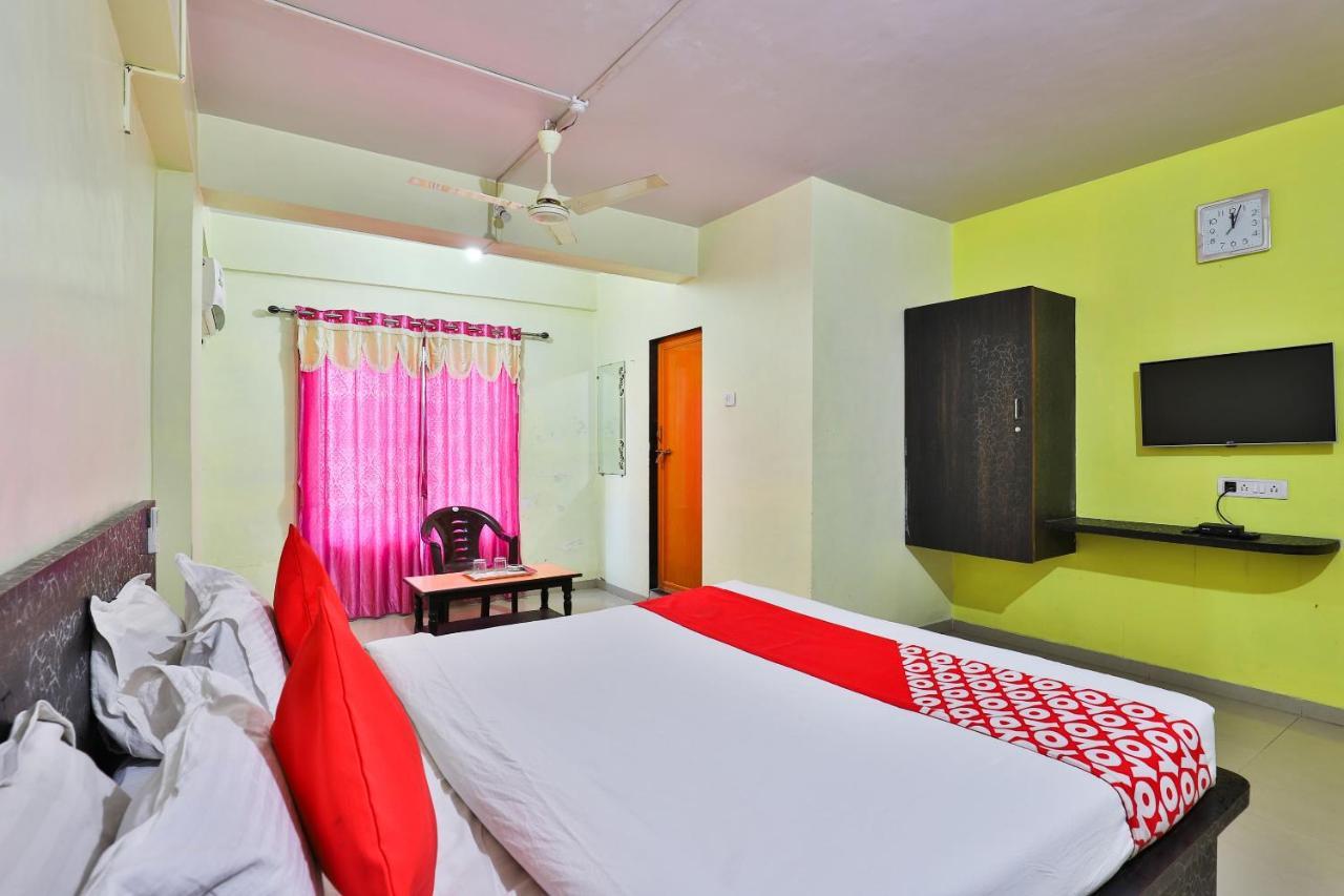 Oyo 24833 Hotel Silver Daman Kültér fotó
