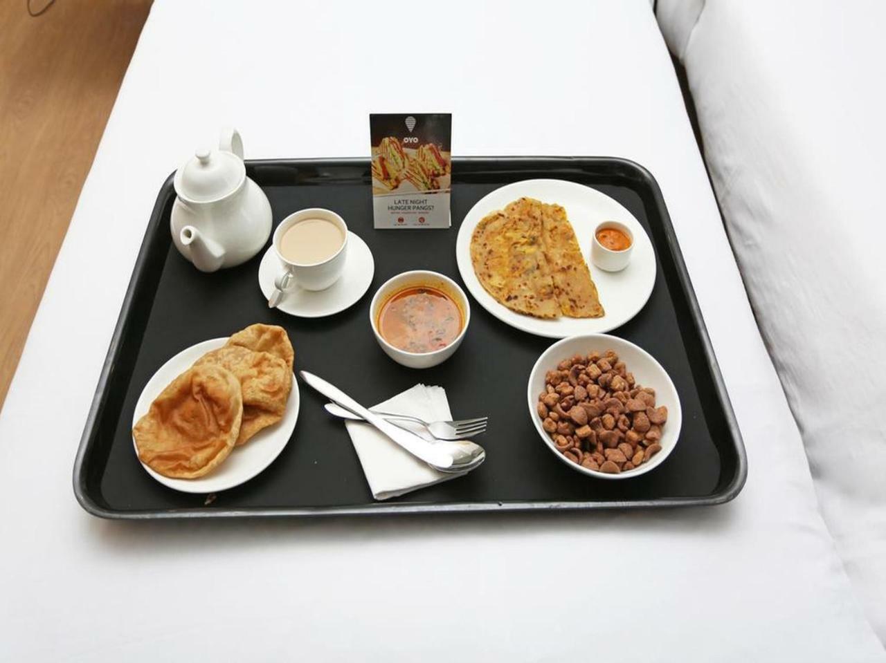 Oyo 24833 Hotel Silver Daman Kültér fotó