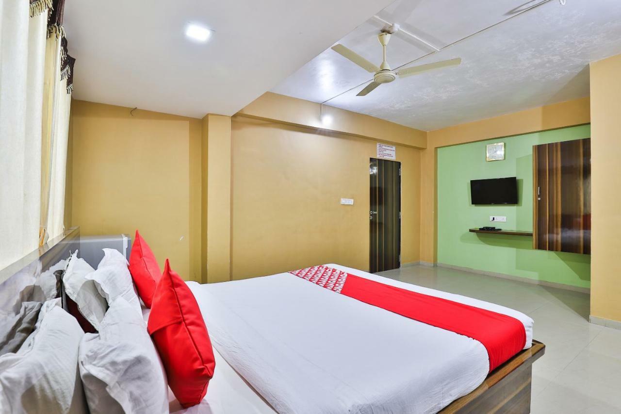 Oyo 24833 Hotel Silver Daman Kültér fotó