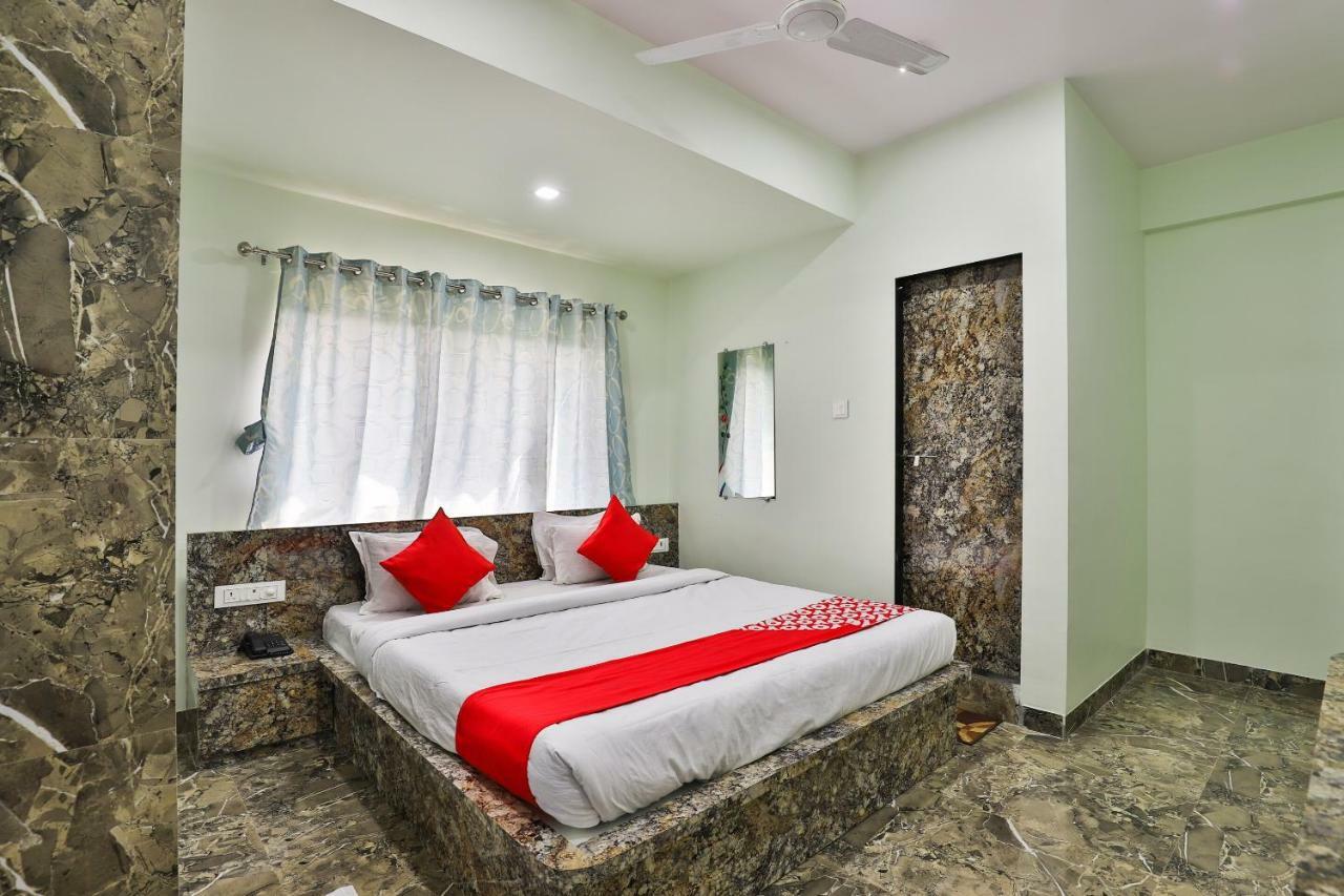 Oyo 24833 Hotel Silver Daman Kültér fotó